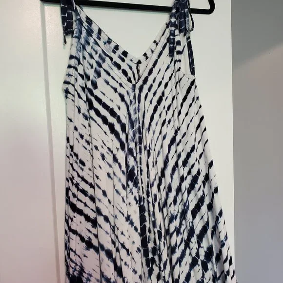 Jumpsuit - Picture 3 of 3